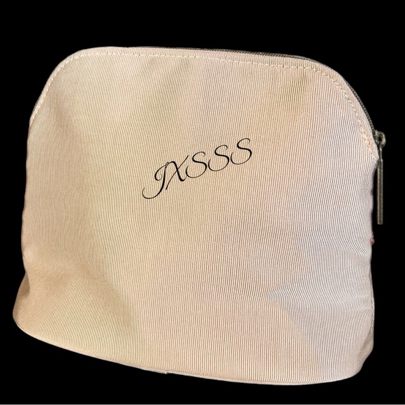 Light Pink Gucci Beauty (Floral-Detailed) Cosmetic-Makeup Bag - Picture 12 of 16